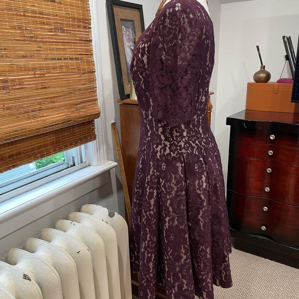 BEAUTIFUL PURPLE DRESS - Picture 3 of 7